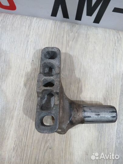 Кронштейн Volkswagen Passat B6