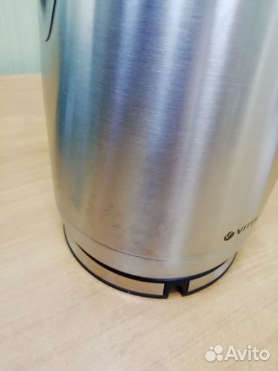 Чайник электрический Vitek VT-7033 ST