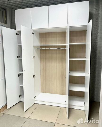 Шкаф с зеркалом