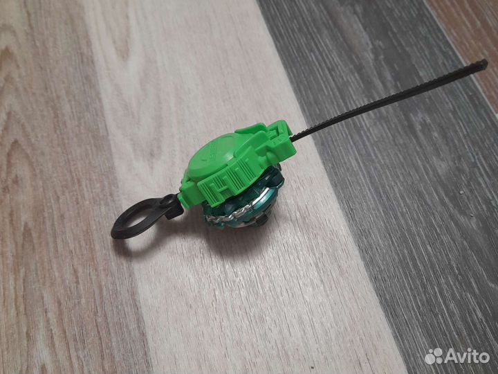 Боевой волчок beyblade