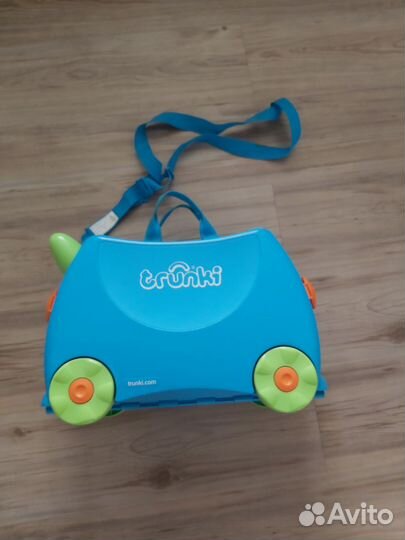 Развивающий автомобиль чемоданчик Trunki