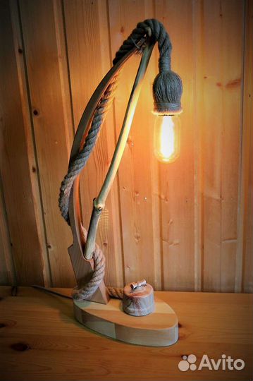 Светильник настольный из дерева 