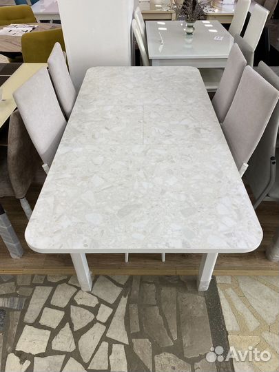 Кухонный стол