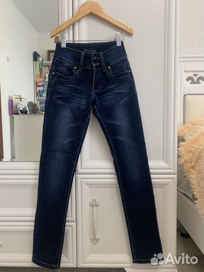 Джинсы для девочки 140