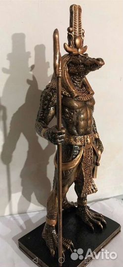 Собек - статуэтка 