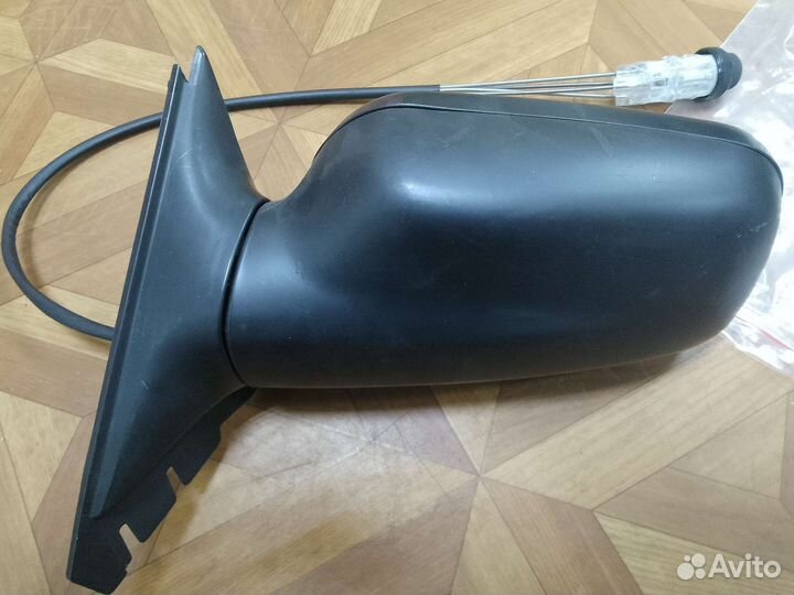 Зеркало левое мех. регулиров audi 100 1982-1994