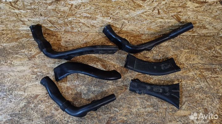 Патрубок радиатора печки Volvo S60 цена за 1 шт