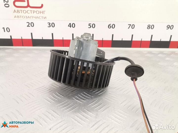Моторчик печки Mazda 121 2 1996 1E0361B10C