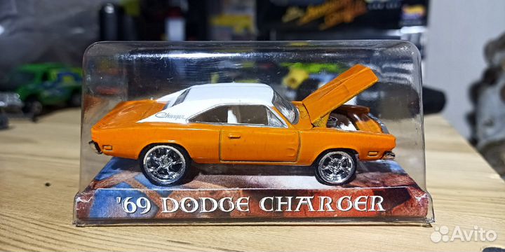 Hot Wheels Premium Dodge Charger Ford