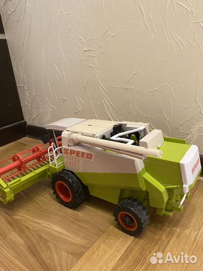Игрушка для мальчика, комбайн