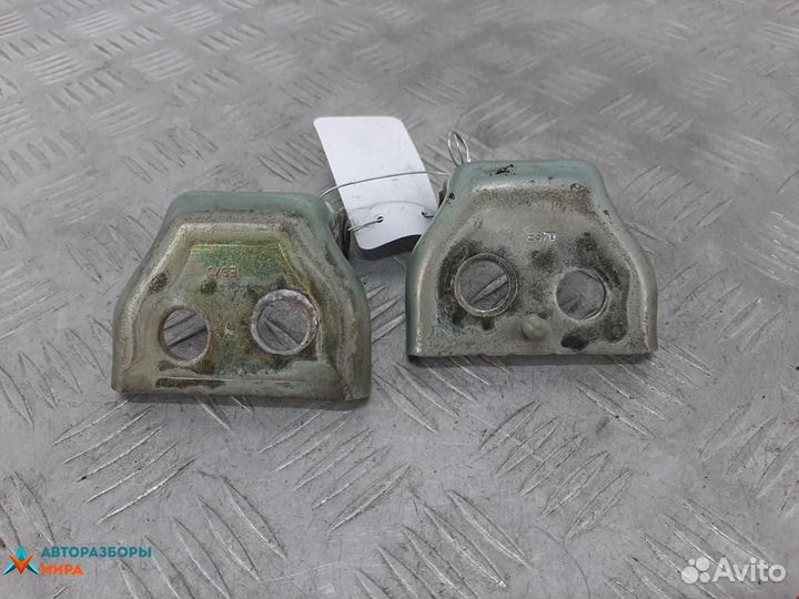 Петля двери Peugeot 307 2003