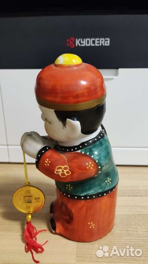 Фарфоровая статуэтка