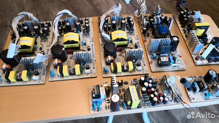 Блок питания с регулируемым напряжением