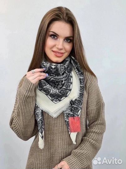 Шерстяной тонкий платок шаль Etro новый