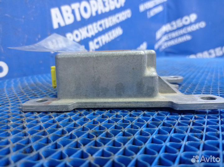 Блок управления airbag Nissan Cefiro A33 седан