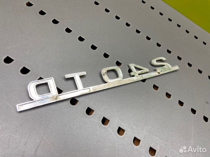 Шильдик Mercedes W123 OM616 D 24 1979