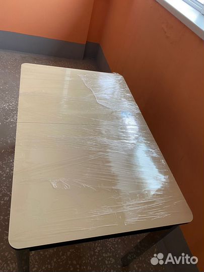 Кухонный стол