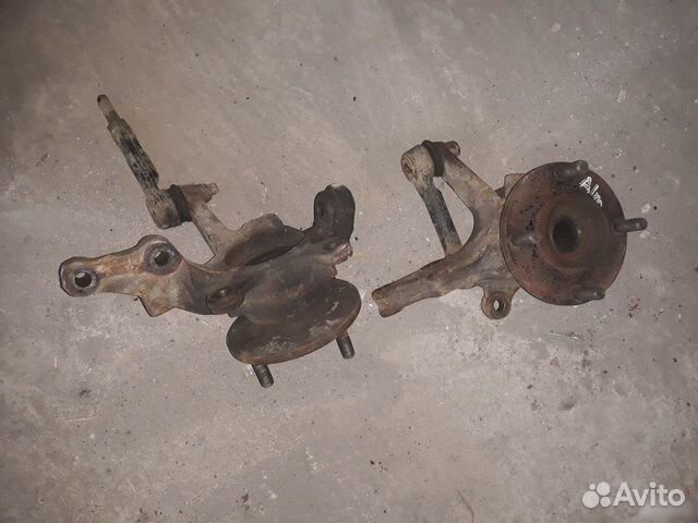 Поворотный кулак со ступицей Nissan Almera 2005г