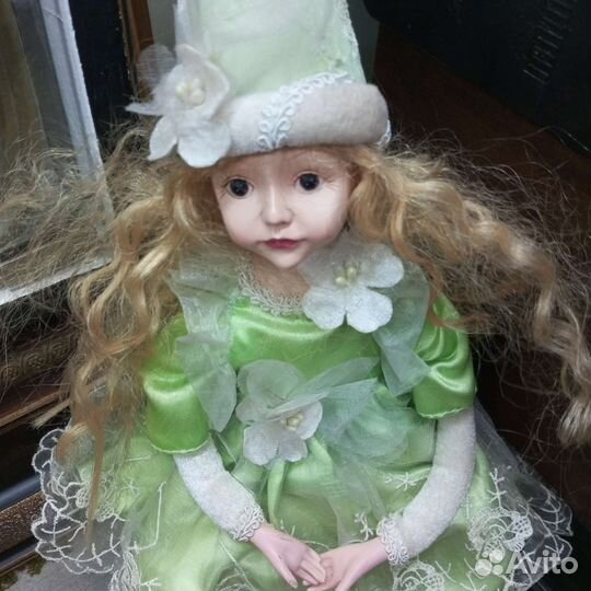 Кукла фарфор музыкальная механическая с заводом