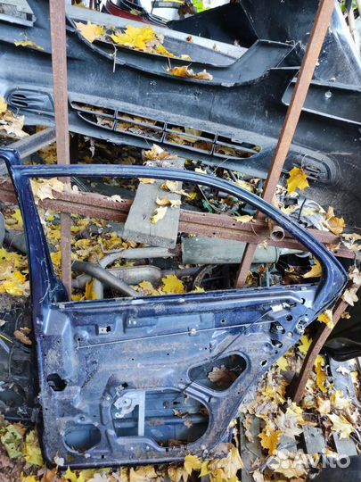 Задняя правая дверь mercedes w210