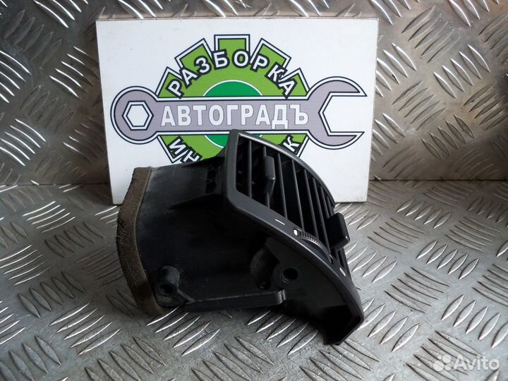 Дефлектор в торпедо правый BMW X5 E53 2002г