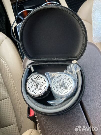 Наушники Mercedes