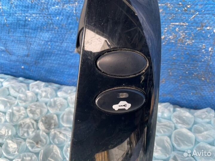 Накладка торпедо правая Toyota Sienna XL20 3.3 L