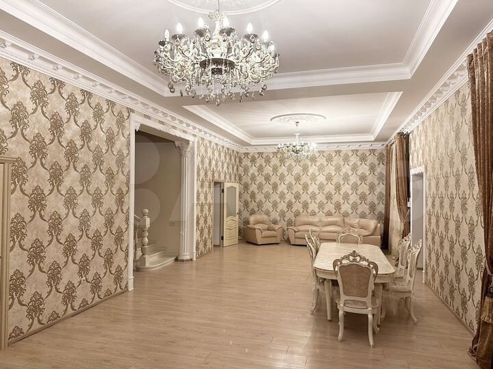 Дом 280 м² на участке 3 сот.