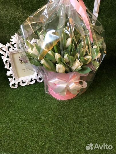 Тюльпаны в коробке