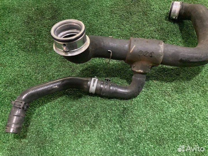 Патрубок радиатора нижний Mercedes-Benz E-Class