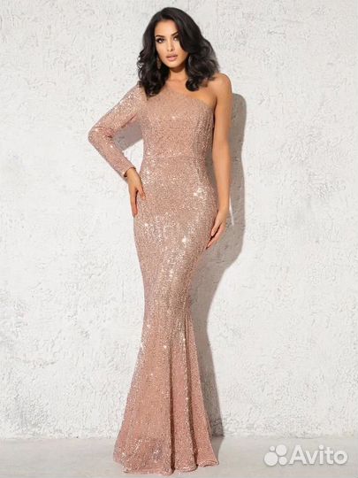 Вечернее платье на новогодний корпоратив 2024/2025