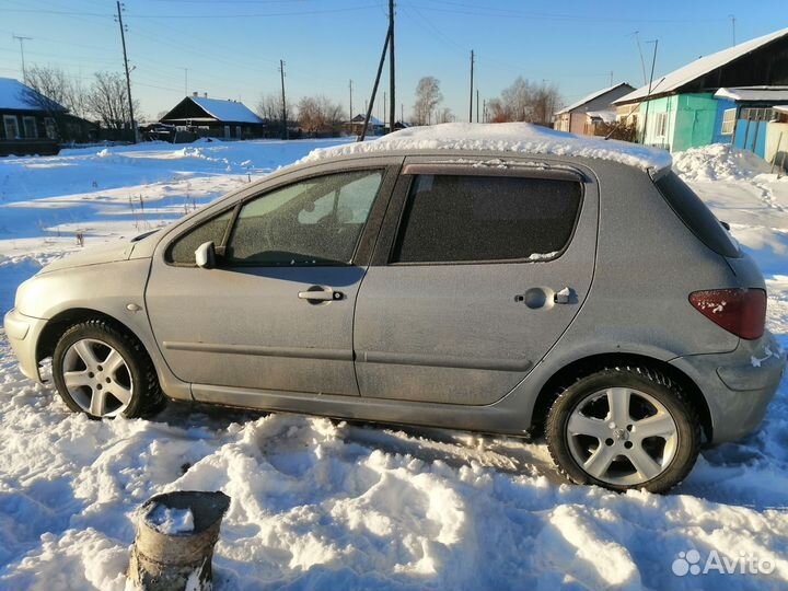Peugeot 307 1.6 AT, 2002, битый, 250 000 км