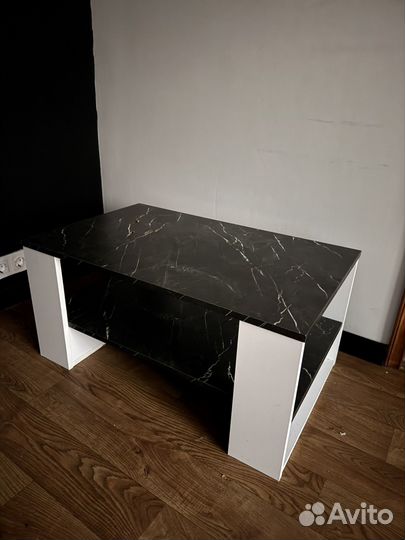 Журнальный столик новый