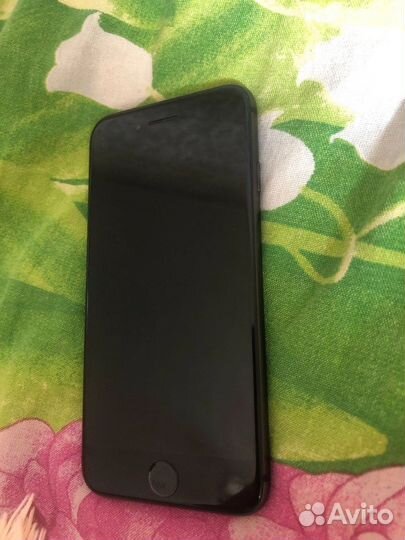 Телефон iPhone 8 64 gb