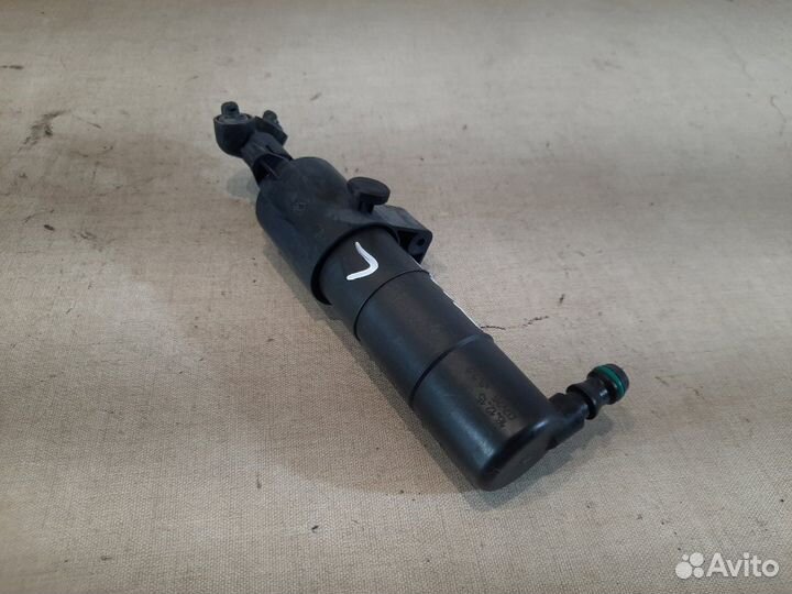 Форсунка омывателя левая Mercedes C200 W204