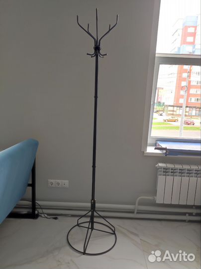 Вешалка напольная для одежды металлическая