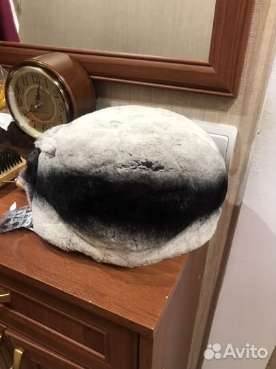 Шапка и плащ