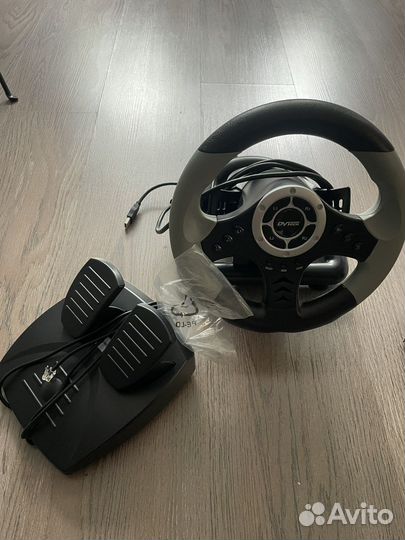 Игровой руль с педалями