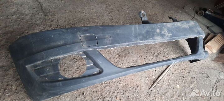 Передний бампер на рено логан с верхней решеткой