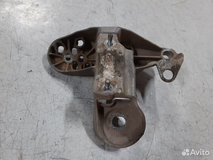 Кронштейн опоры двигателя левый Ауди А6 С5