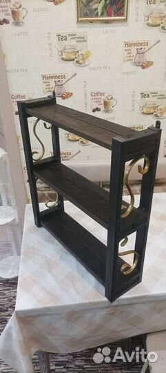 Полка из дерева и железа