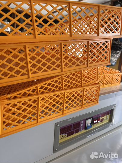 Инкубатор для яиц автоматический