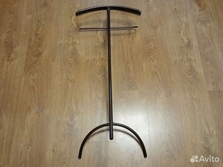 Вешалка напольная металлическая