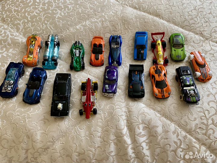 Hot wheels машинки