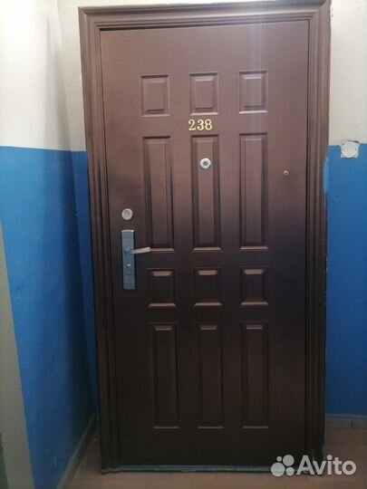 Продаётся металлическая дверь