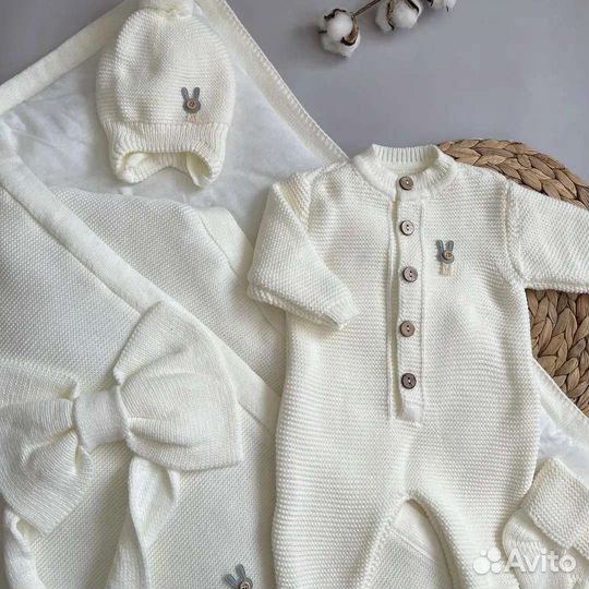 Комплект на выписку для мальчика новый