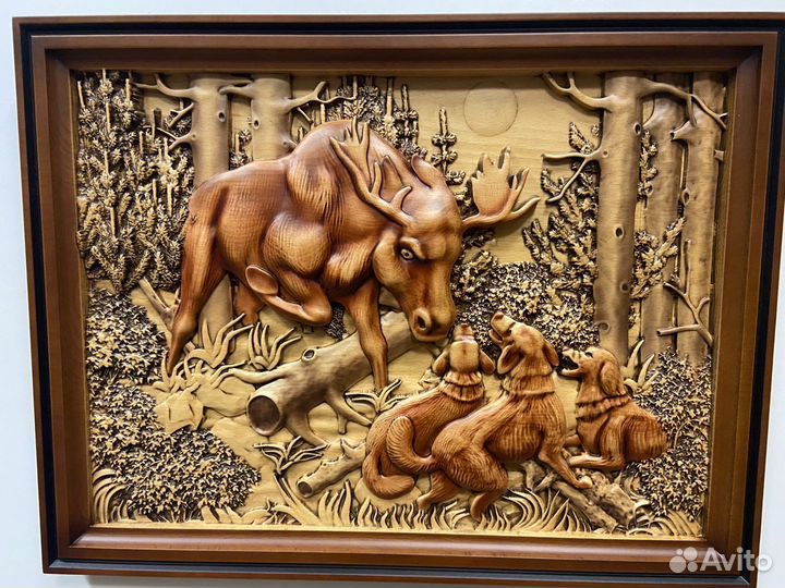 Панно резное. Гон на лося