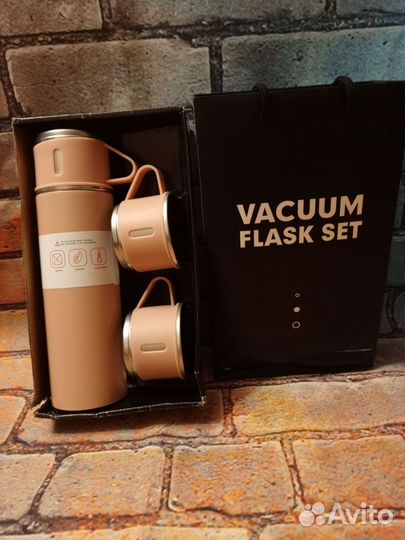 Подарочный набор термос + 3 кружки