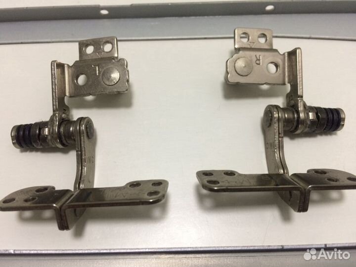 Петли матрицы ноутбука Samsung R530