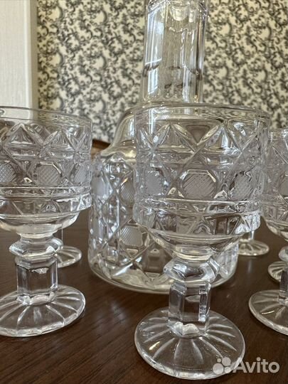 Графин хрустальный с рюмками